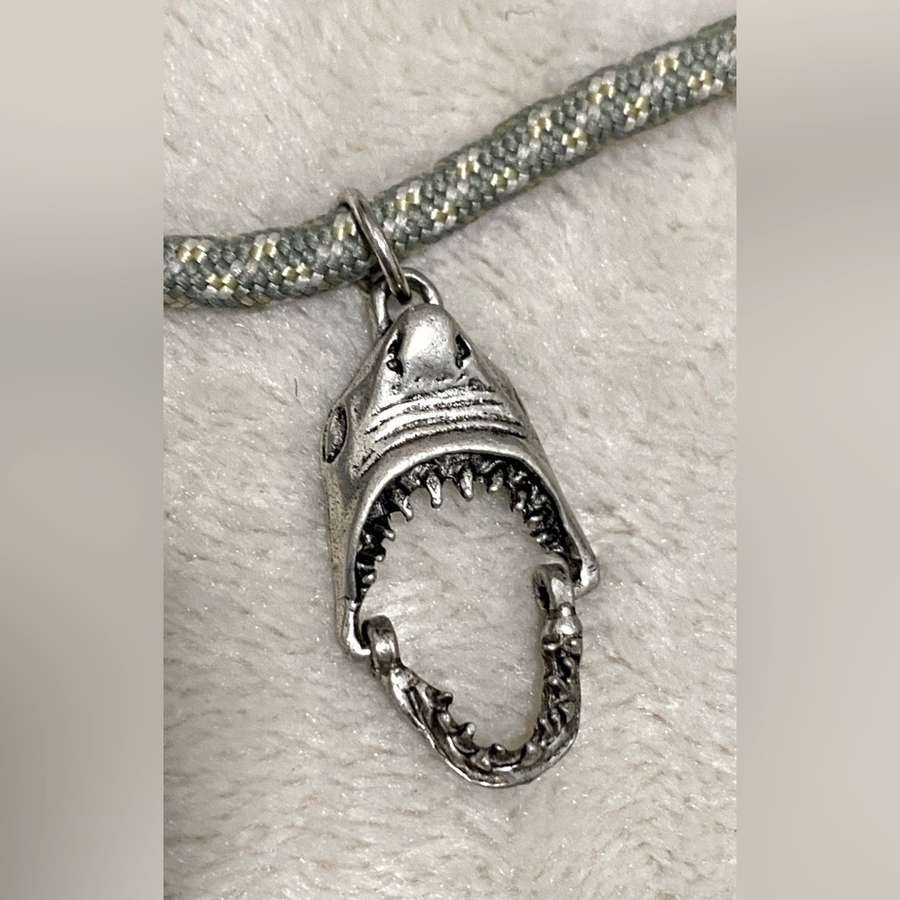 Lot of 2 Shark Necklaces - Picture 3 of 5